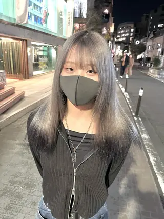 セミロング カラー ヘアアレンジ 🩶【推しハイトーン 】yuzu🩶のヘアスタイル