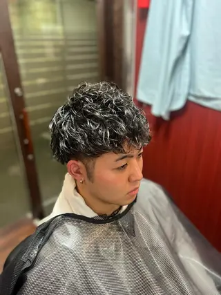 ショート パーマ メンズ 圓子 快のヘアスタイル