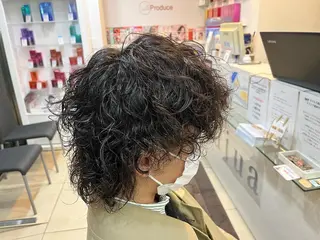 ミディアム パーマ メンズ 韓国風メンズ/毛流れ ヘアなら須田龍世のヘアスタイル