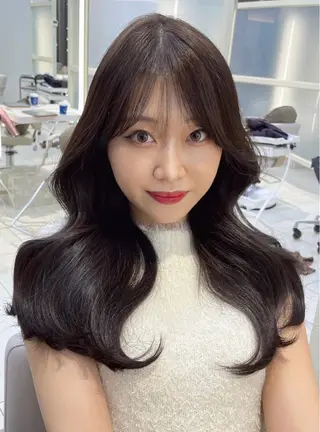 セミロング 顔周り/艶感カラー /レイヤー/TAKUのヘアスタイル