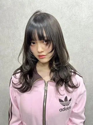 ロング maya レイヤーカットのヘアスタイル