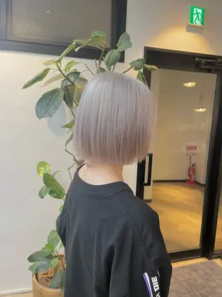 ショート カラー ハイトーンカラ ー/小川のヘアスタイル