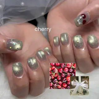 ネイル ソルネイルアンドアイラッシュ所属・山田 茉世のネイルデザイン