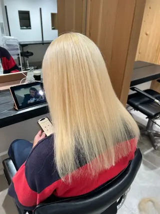 セミロング 艶髪 RYOSEIのヘアスタイル