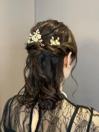 ミディアム ヘアアレンジ Iris by artina 武蔵小杉店【イリス バイ アルティナ】所属・🎼レイヤー/顔周り カット/nene♬のヘアスタイル