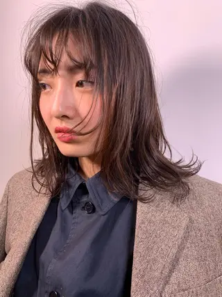 ミディアム よしだ とおいのヘアスタイル