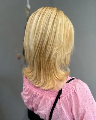 ミディアム K Harukaのヘアスタイル