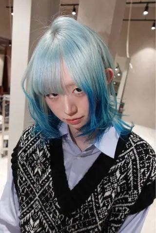 カラー isseiハイトーン /韓国レイヤーのヘアスタイル