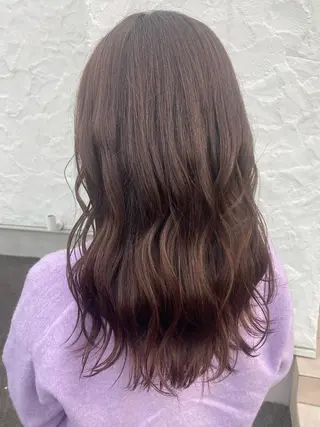 ロング カラー 横澤 愛里のヘアスタイル