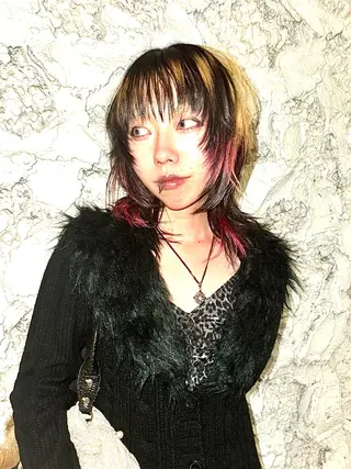 ミディアム カラー デザインカラー⭐︎★ 🐆hyo🐆のヘアスタイル