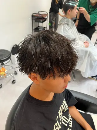 パーマ メンズ 暗髪つや髪💫 岡本彩花のヘアスタイル