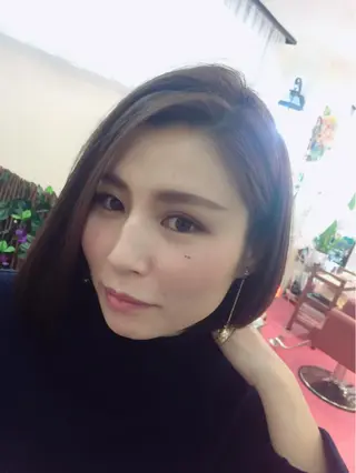 ミディアム カラー ティアラbyギャロ ティアラbyギャロのヘアスタイル