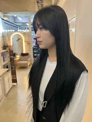 ロング カラー TATSUブリーチ/ ミルクティーベージュのヘアスタイル