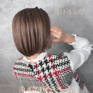 ショート カラー _WHITE 天王寺のヘアスタイル