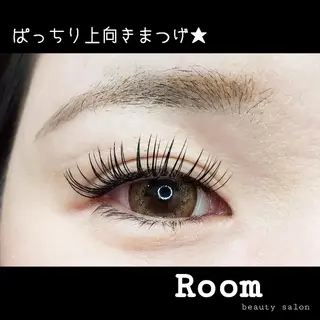 マツエク・マツパ Room beautysalon所属・Room   〔 YUI 〕のマツエク・マツパデザイン