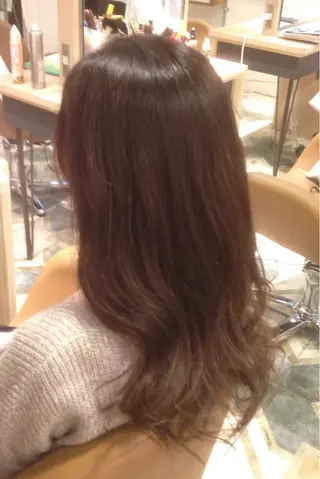 セミロング カラー パーマ ヘアアレンジ yeope所属・ハイトーンカラー ブリーチ専門・天神のヘアスタイル