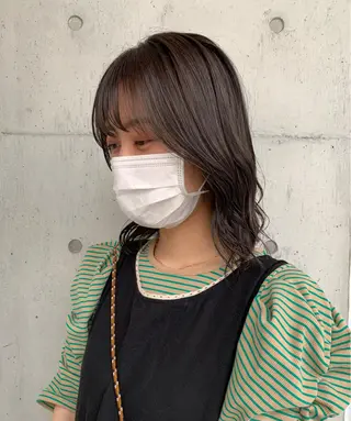 ミディアム カラー カネコ ユカリのヘアスタイル