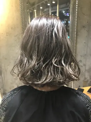 ミディアム カラー パーマ ヘアアレンジ メンズ キッズ ネイル マツエク・マツパ サロンドミルク 原宿のヘアスタイル