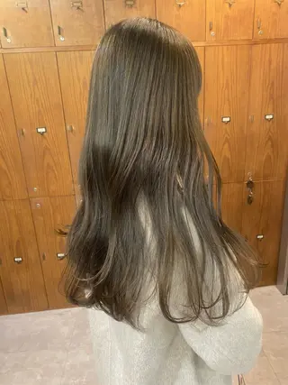 セミロング カラー ヤスザトアヤノ ／レイヤー／オリーブのヘアスタイル