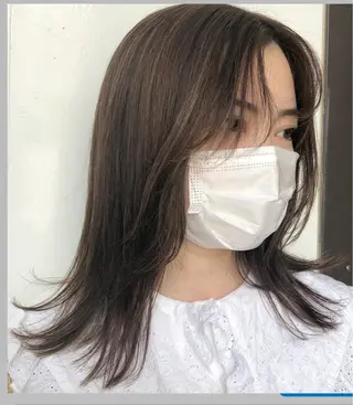 セミロング 艶カラー/レイヤー Mio🌸のヘアスタイル