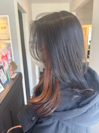 セミロング カラー 栗林 茉那のヘアスタイル