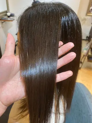 セミロング 髪質改善ayame 横山諒のヘアスタイル