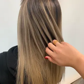 ミディアム カラー LOPEZ LAB所属・🦁LOPEZLAB /RUNA🌙のヘアスタイル