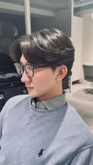 ショート パーマ メンズ メンズ職人/センター パート/富沢真斗のヘアスタイル
