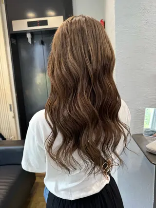 ミディアム カラー dao/ミルクティー /ブラウン/ブロンドのヘアスタイル