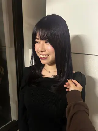 セミロング カラー 大嘉田 麻凜のヘアスタイル