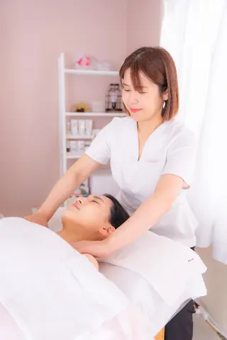 デ・アイム王寺所属・たるみ解消エミリーノ 米田真美子のエステ・リラクイメージ