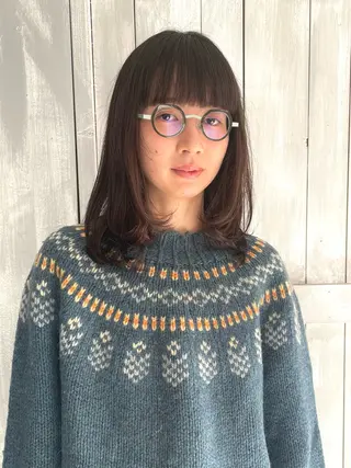 ミディアム 塩谷 雪花のヘアスタイル