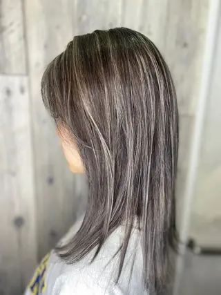 ミディアム カラー LOHAS Kanaのヘアスタイル