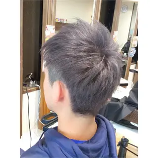 ショート カラー メンズ KIZU 髪質改善 怪談を語る美容師のヘアスタイル