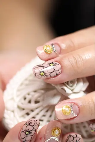 ネイル ママリンド　志村坂上店所属・しみ えんのネイルデザイン