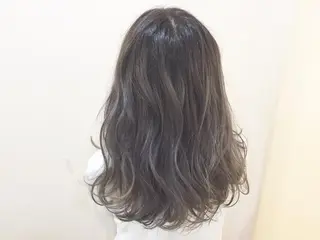 セミロング カラー 服部 樹季のヘアスタイル