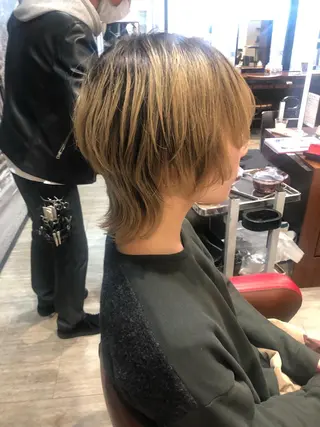 メンズ ウルフカット／吉村 桃子のヘアスタイル