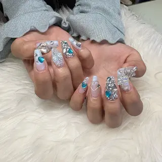 ロング see love gritterのネイルデザイン