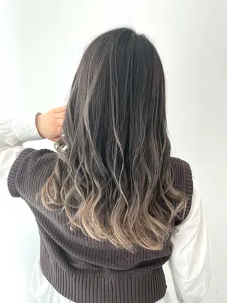ミディアム カラー ヘアアレンジ 🦄インナーカラー 🦄貫井彩花のヘアスタイル