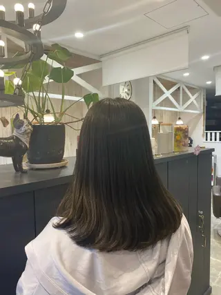 セミロング カラー 柴田 枝利子のヘアスタイル