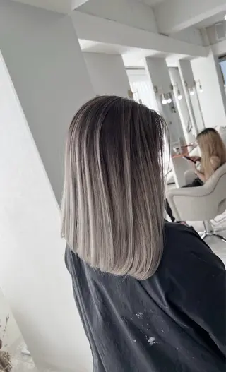 ミディアム カラー ROBIN所属・指名数No.1 /NAOYAのヘアスタイル