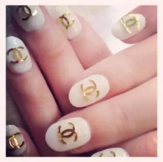 ネイル ゲン レイカのネイルデザイン