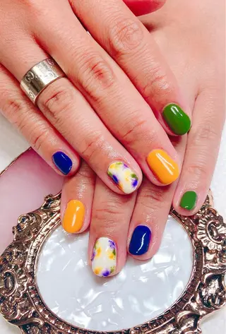 ネイル CROWN プライベートサロンのネイルデザイン