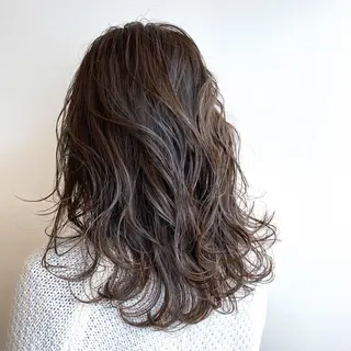 セミロング カラー グランジヘア 無造作ヘアHYUGAのヘアスタイル