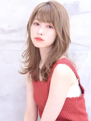 ロング カラー 雨宮 美月のヘアスタイル
