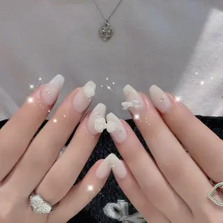 ネイル Kanon 🤍のネイルデザイン