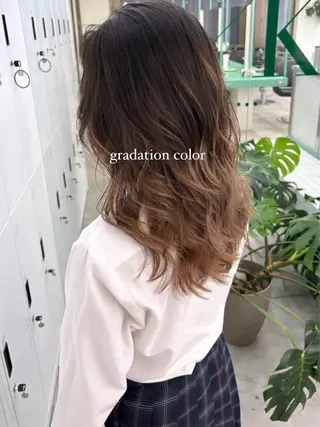 セミロング Ⓜ︎iyu🌊/海外 風ハイライト特化のヘアスタイル