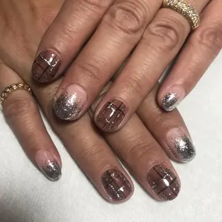 ネイル ECLAT エクラ所属・寺山 千鶴のネイルデザイン