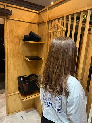 ロング カラー 西田 優作のヘアスタイル