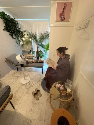 美容鍼灸サロン mahoroba院長のエステ・リラクイメージ